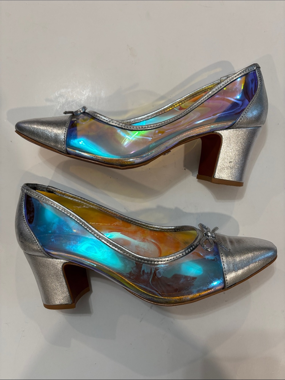 L'INTERVALLE Iridescent Block Heel Pumps Silver Holographic Bow Size 7 Chic - Picture 7 of 14